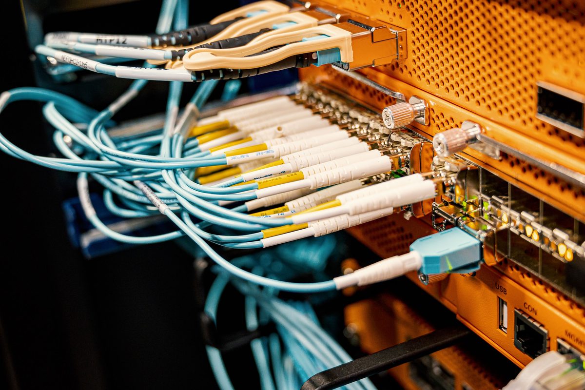 Fibre patch leads terminated into a chassis line card
