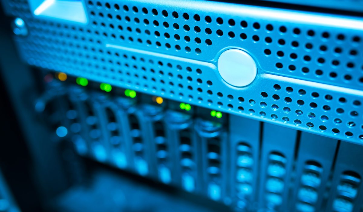 Status indicators lit across the front panel of a rack-mounted server